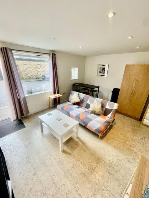Cambridge City Centre Studio, Sleeps 3 Exterior photo